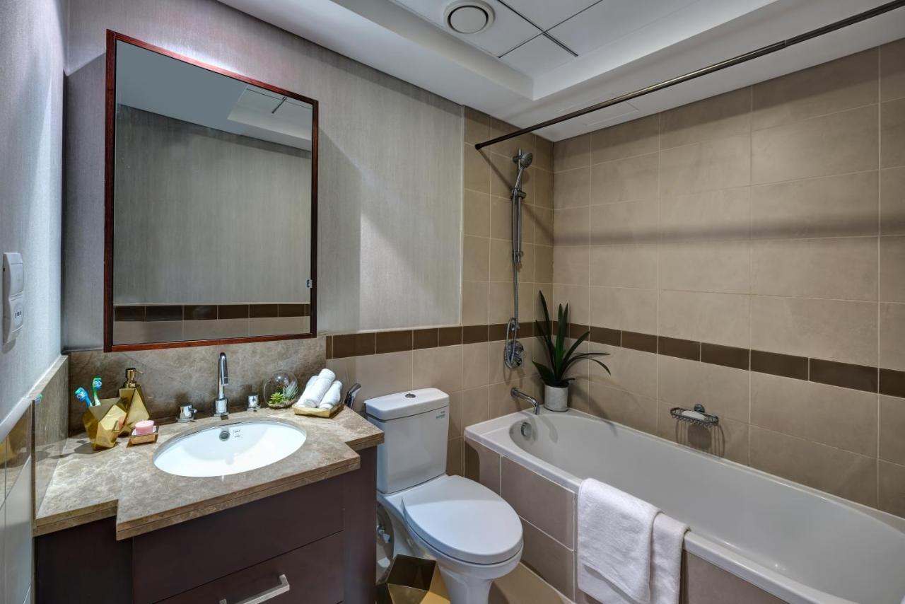 Durrani Homes - Designer 2Br Apt With Stunning Burj Khalifa And Fountain View Дубай Экстерьер фото